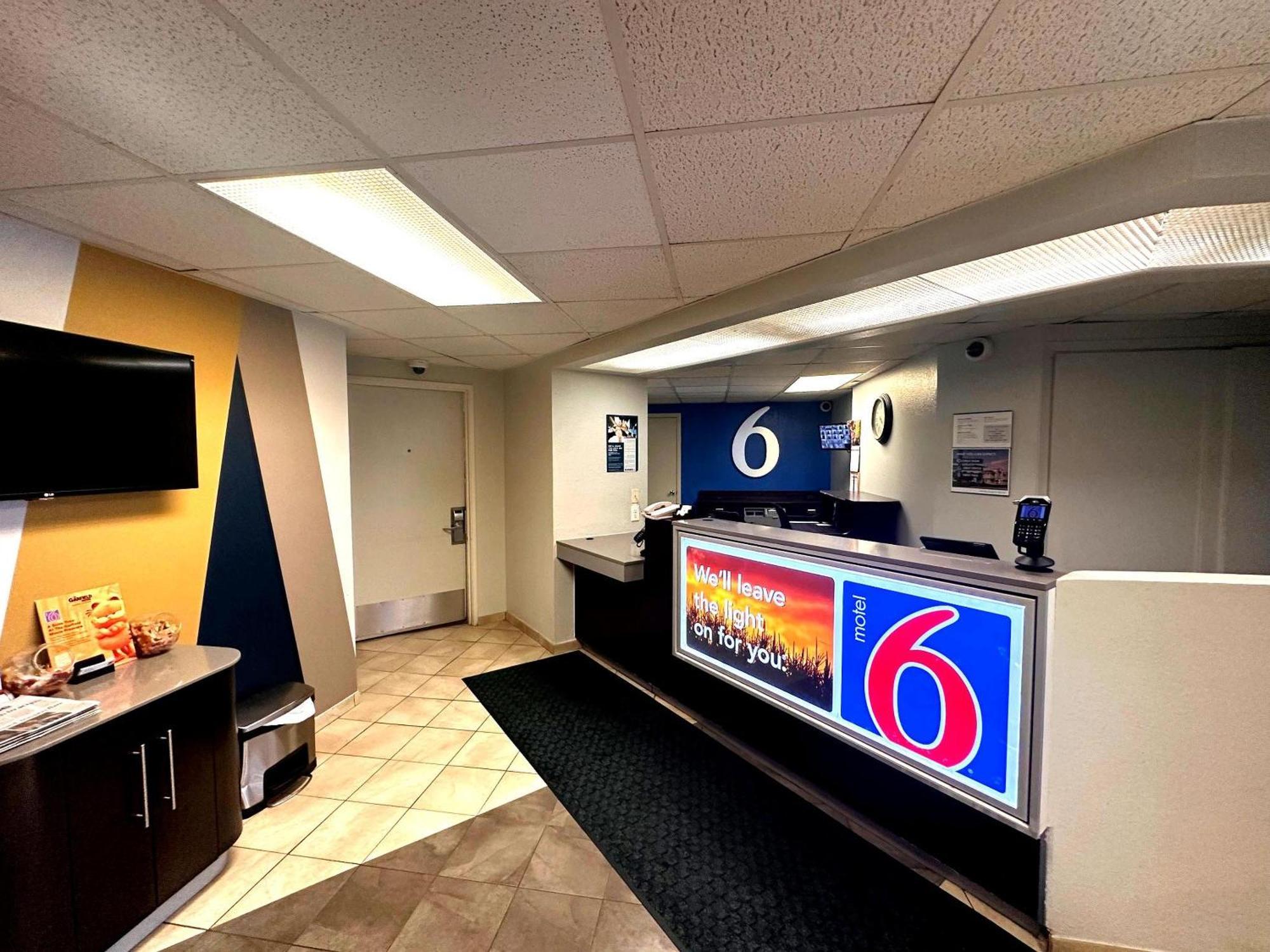 Motel 6-Duluth, Mn Bagian luar foto